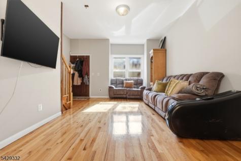 22 Lentz Avenue Newark NJ 07105