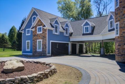 15 Spring Hunter Court Green NJ 07821