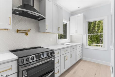15 Spring Hunter Court Green NJ 07821