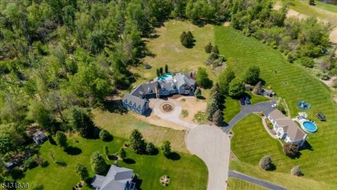 15 Spring Hunter Court Green NJ 07821