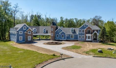 15 Spring Hunter Court Green NJ 07821