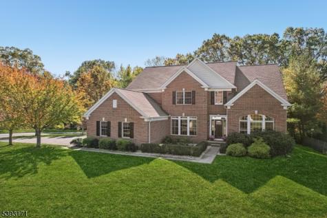 15 Oak Lane Green Brook NJ 08812