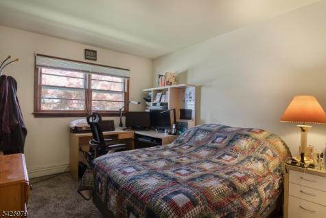 5 Elizabeth Court Edison NJ 08817