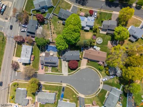 5 Elizabeth Court Edison NJ 08817