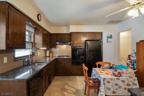 5 Elizabeth Court Edison NJ 08817