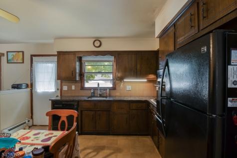 5 Elizabeth Court Edison NJ 08817