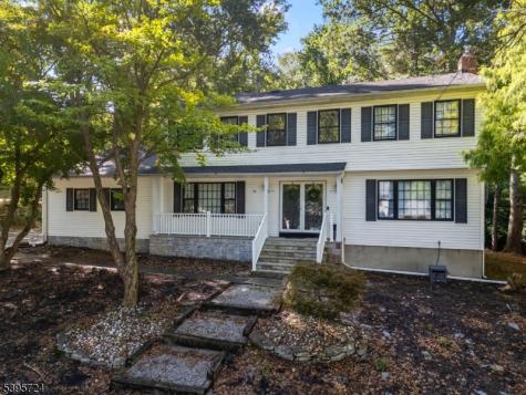34 Brookside Circle Marlboro NJ 07746