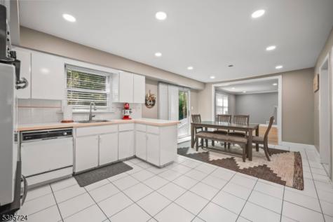34 Brookside Circle Marlboro NJ 07746