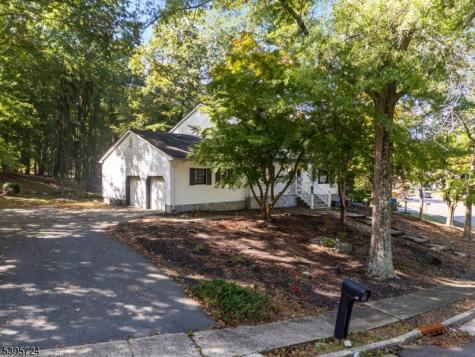34 Brookside Circle Marlboro NJ 07746