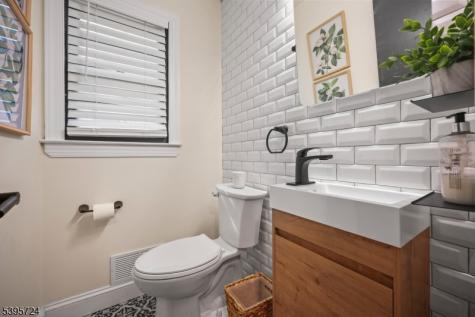 34 Brookside Circle Marlboro NJ 07746
