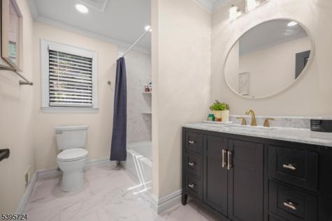 34 Brookside Circle Marlboro NJ 07746