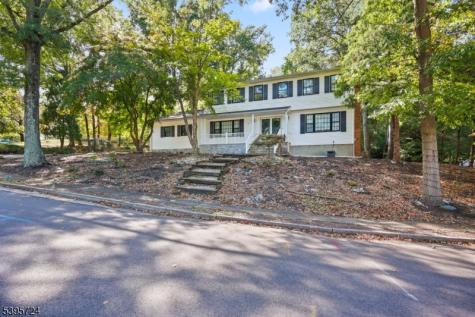 34 Brookside Circle Marlboro NJ 07746