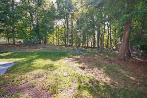 34 Brookside Circle Marlboro NJ 07746