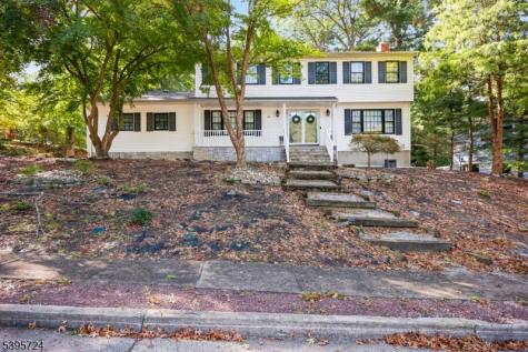 34 Brookside Circle Marlboro NJ 07746