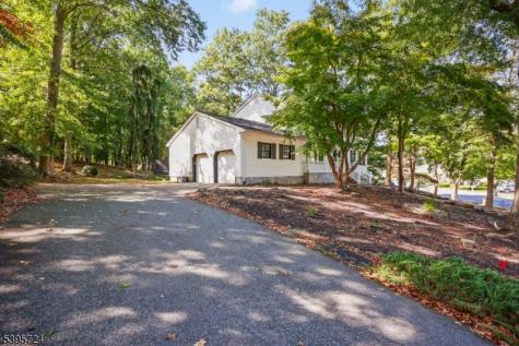 34 Brookside Circle Marlboro NJ 07746