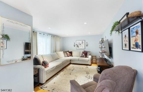 19 Glenview Drive West Orange NJ 07052
