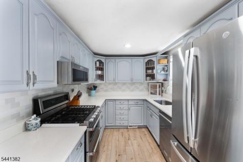 19 Glenview Drive West Orange NJ 07052