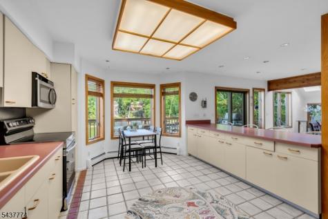 209 Squaw Trail Hopatcong NJ 07821