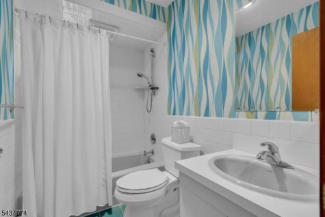209 Squaw Trail Hopatcong NJ 07821
