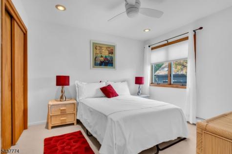 209 Squaw Trail Hopatcong NJ 07821