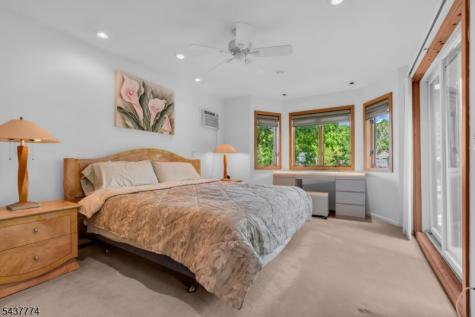 209 Squaw Trail Hopatcong NJ 07821