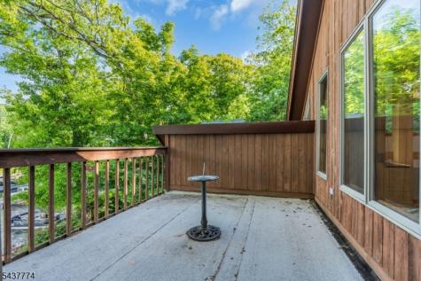 209 Squaw Trail Hopatcong NJ 07821