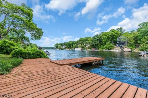 209 Squaw Trail Hopatcong NJ 07821