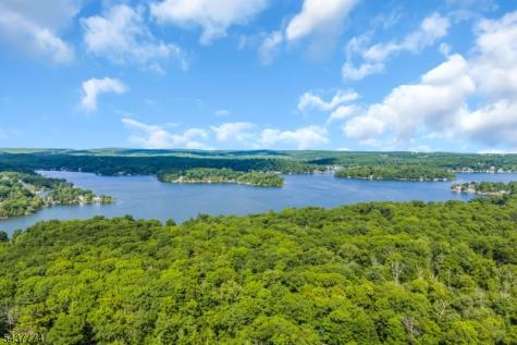 209 Squaw Trail Hopatcong NJ 07821