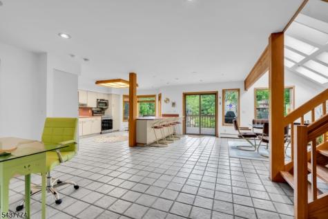 209 Squaw Trail Hopatcong NJ 07821