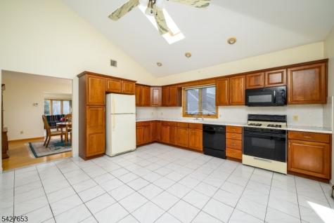 147 11TH Street Wood-ridge NJ 07075