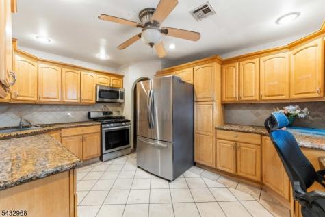 339 Oakwood Avenue Kenilworth NJ 07033
