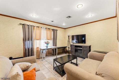 339 Oakwood Avenue Kenilworth NJ 07033