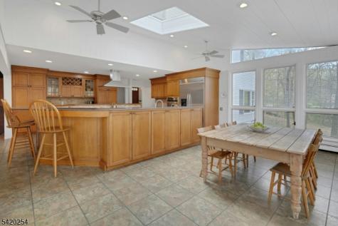 94 Brook Drive Watchung NJ 07069