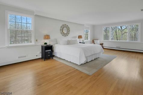 94 Brook Drive Watchung NJ 07069