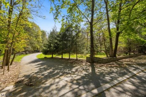 10 Old Stone Church Road Upper Saddle River NJ 07458