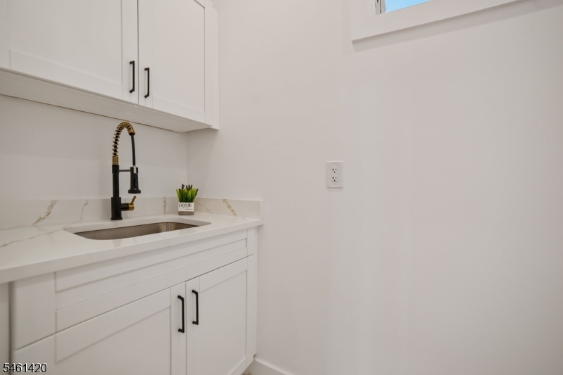 29 Spier Drive Livingston NJ 07039