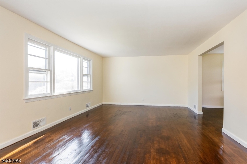 246 Grove Street Montclair NJ 07042