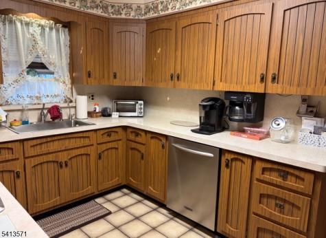 6 Patton Street Lodi NJ 07644