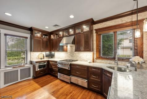 365 Walthery Avenue Ridgewood Village NJ 07450
