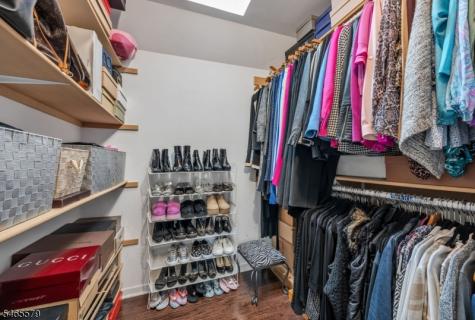 365 Walthery Avenue Ridgewood Village NJ 07450