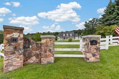 2 Glencree Lane Clinton NJ 08833