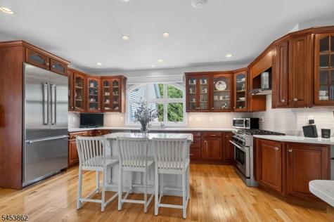 2 Glencree Lane Clinton NJ 08833