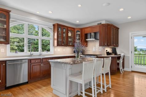 2 Glencree Lane Clinton NJ 08833