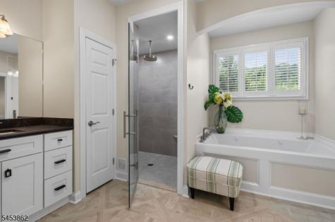 2 Glencree Lane Clinton NJ 08833