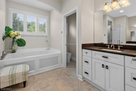 2 Glencree Lane Clinton NJ 08833