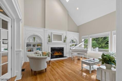 2 Glencree Lane Clinton NJ 08833