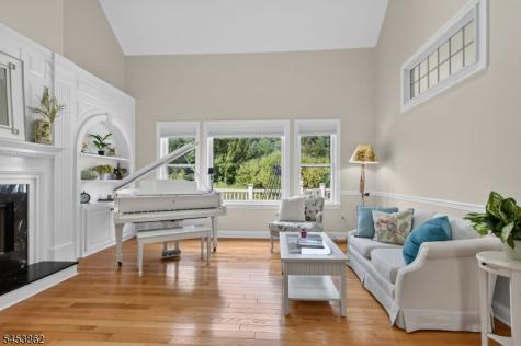 2 Glencree Lane Clinton NJ 08833