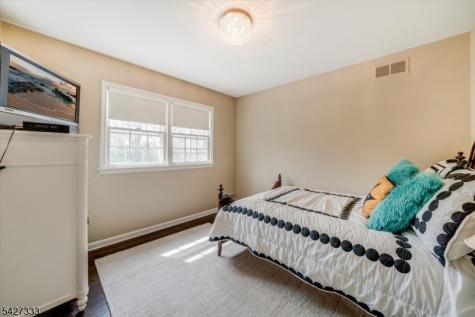 57 Mohawk Road Millburn NJ 07078