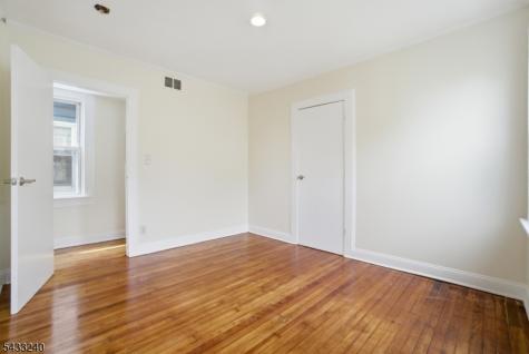 306 Smith Street Newark NJ 07106