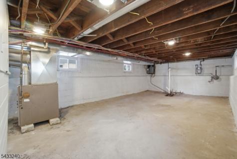 306 Smith Street Newark NJ 07106